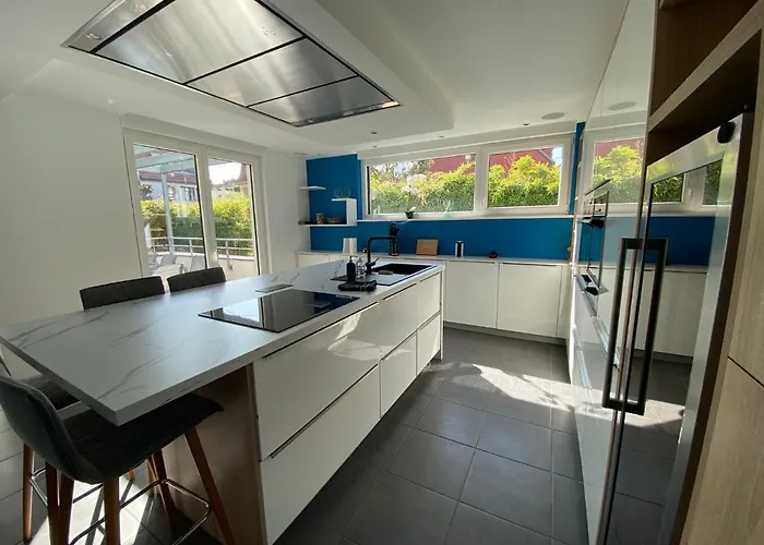 Modern House With Terrace Garden Close To Vakantiehuis