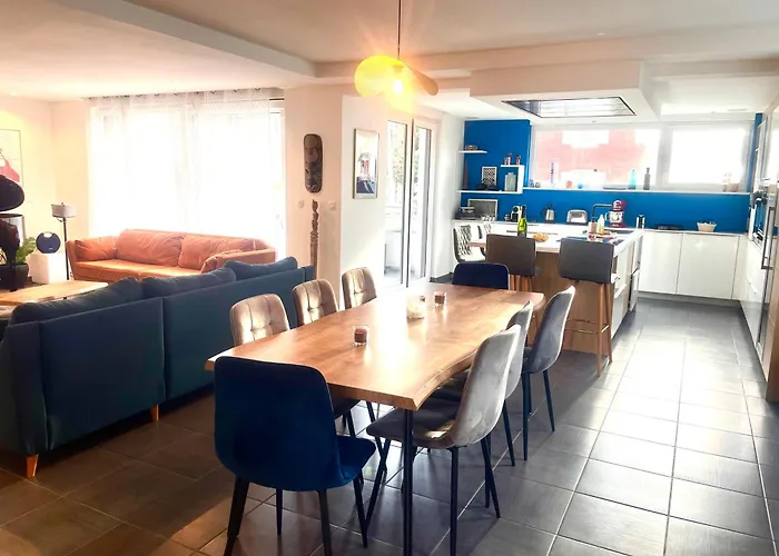 Modern House With Terrace Garden Close To Vakantiehuis Straatsburg