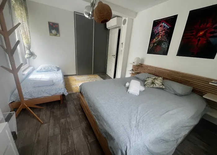 Modern House With Terrace Garden Close To Vakantiehuis