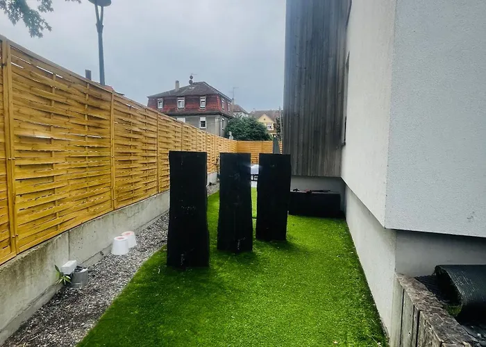 Vakantiehuis Modern House With Terrace Garden Close To