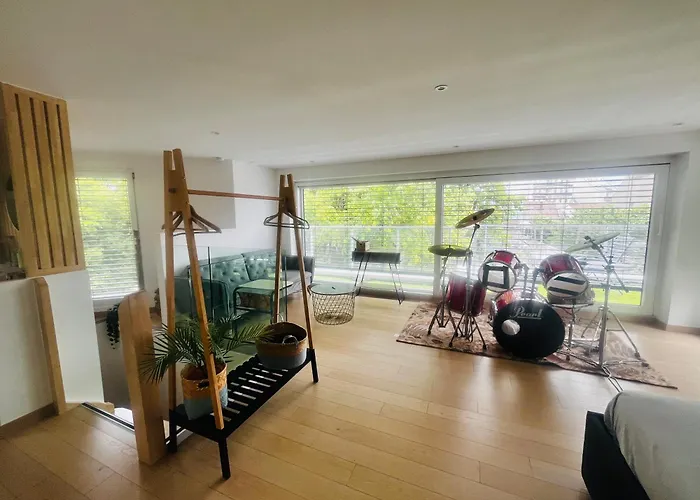 Modern House With Terrace Garden Close To Vakantiehuis *