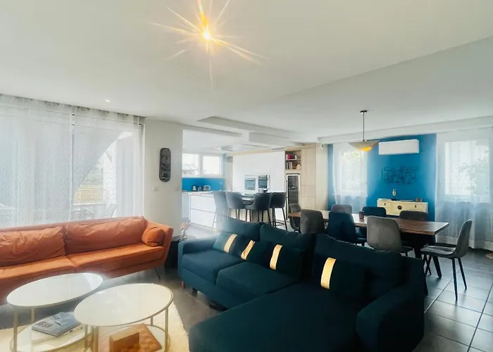 Modern House With Terrace Garden Close To Дом отдыха