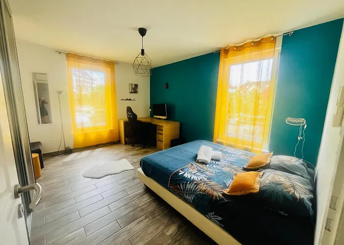 Дом отдыха Modern House With Terrace Garden Close To Страсбург