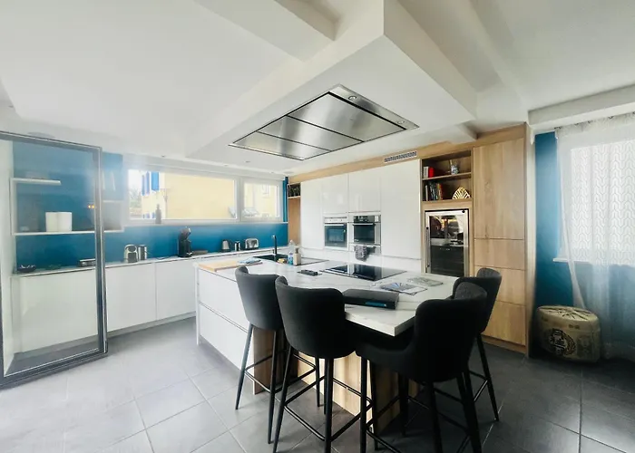 Modern House With Terrace Garden Close To Дом отдыха